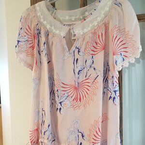 Top from Sundance. 100% Silk, Size M